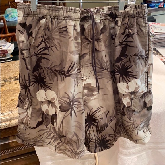 Sand and Sun Men’s L Swim Trunks - Picture 3 of 3
